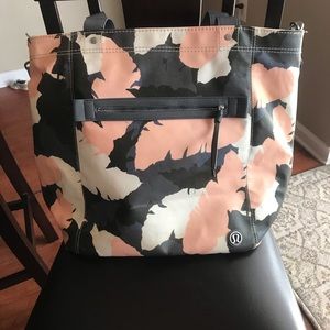 Lululemon bag